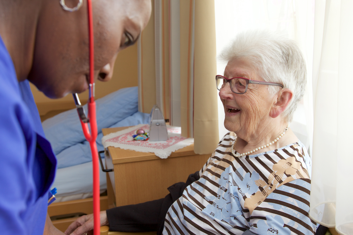 Pflegehelfer/in (m/w/d)